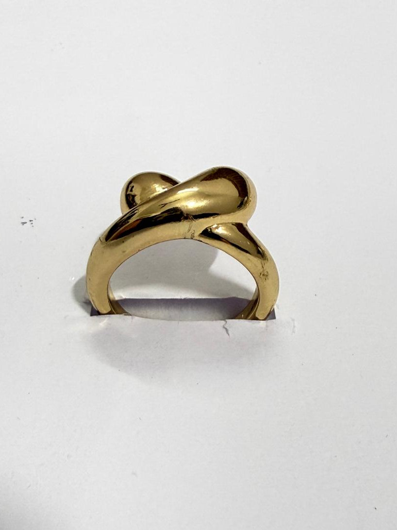 Golden Infinity Twist