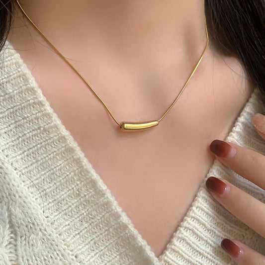 Minimalistic Teardrop Necklace