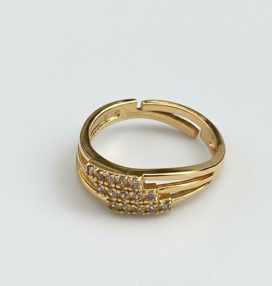 The Intertwined Sparkle Ring