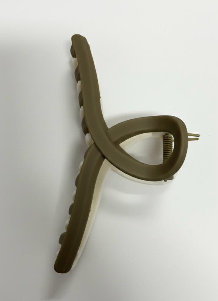 Matte Dual-Tone Hair Claw