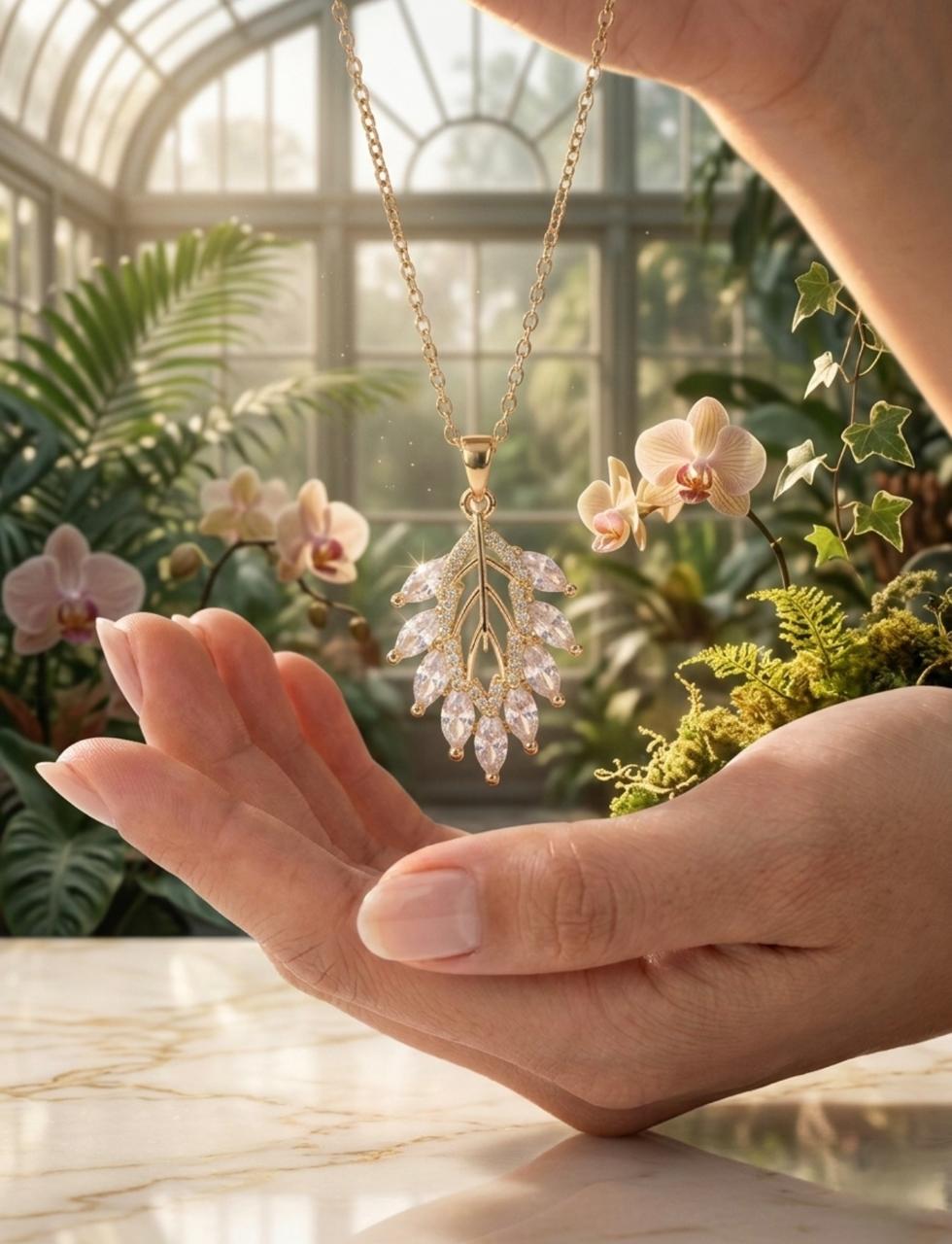 Royal Leaf Spark Pendant (BUY 1 GET 1 FREE)