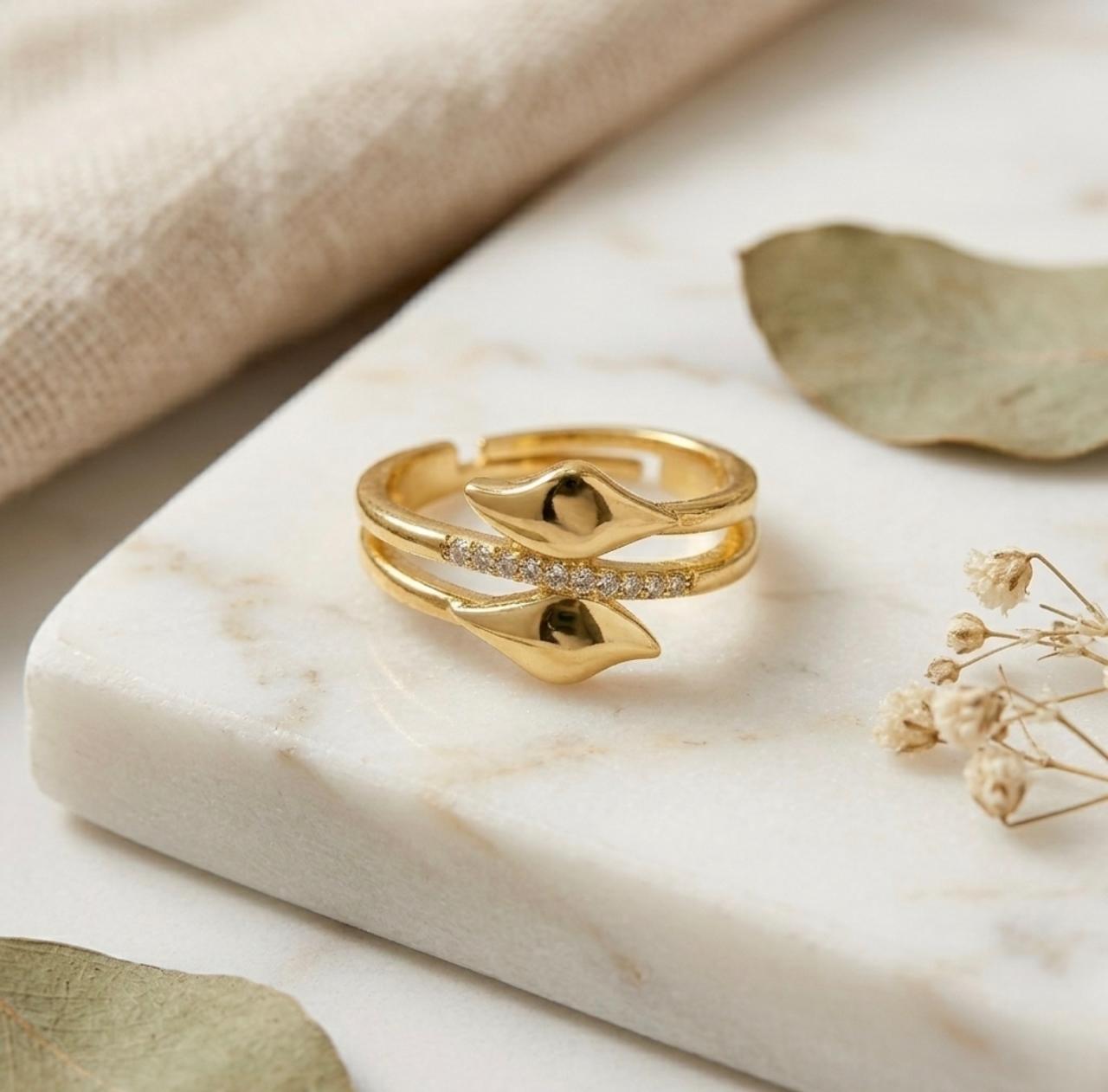 Golden Petal Shine Ring