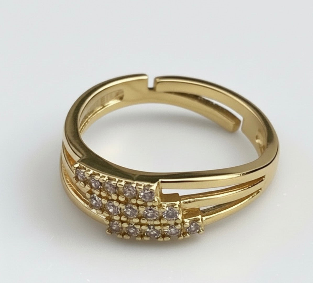 The Intertwined Sparkle Ring