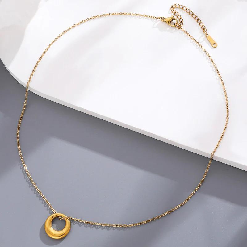 18K Gold Plated Stainless Steel Anti Tarnish Geometric Circle Pendant Necklace