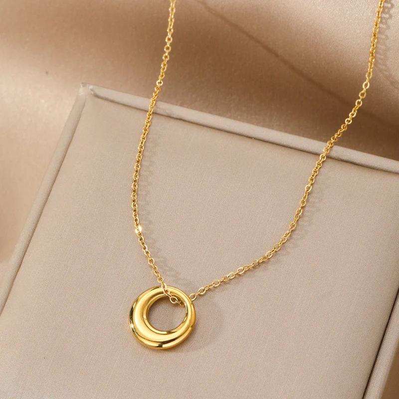 18K Gold Plated Stainless Steel Anti Tarnish Geometric Circle Pendant Necklace