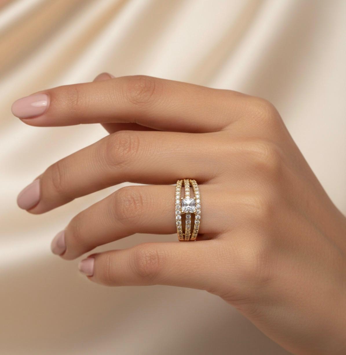 Royal Centre Stone Ring