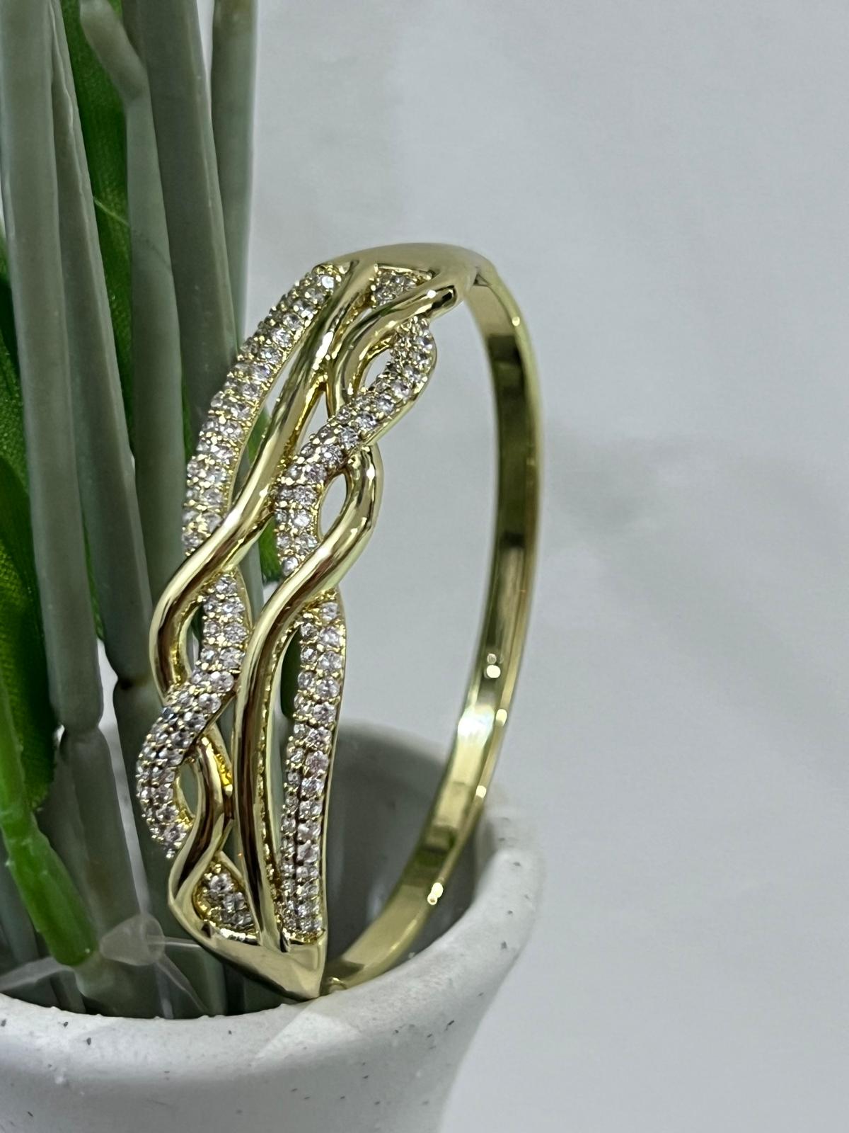 Pave Intertwined Knot Bangle