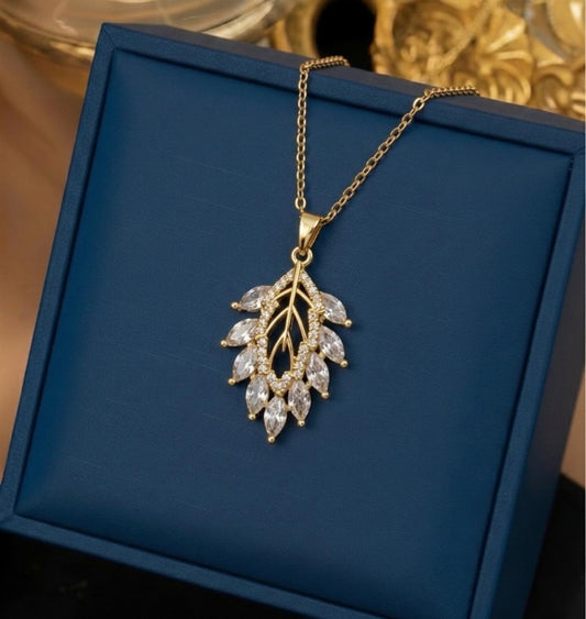 Royal Leaf Spark Pendant (BUY 1 GET 1 FREE)