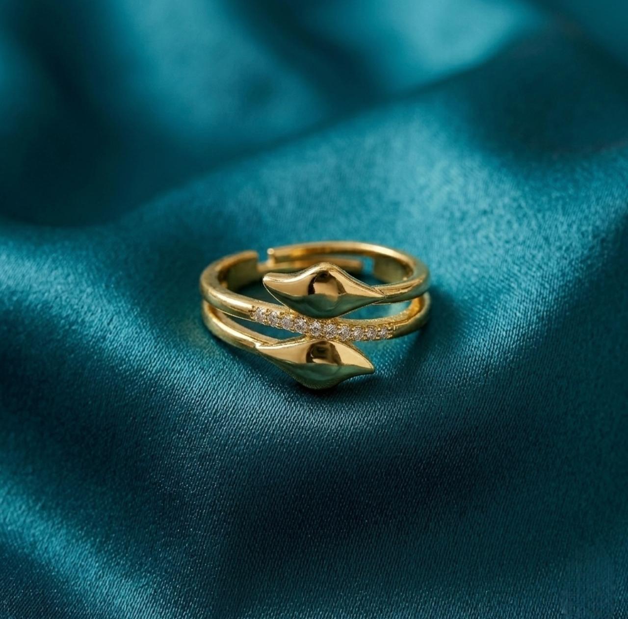 Golden Petal Shine Ring