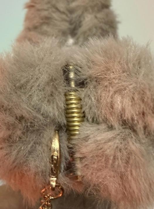 Furry Pom-Pom Hair Claw