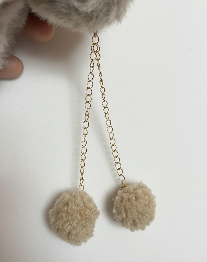 Furry Pom-Pom Hair Claw