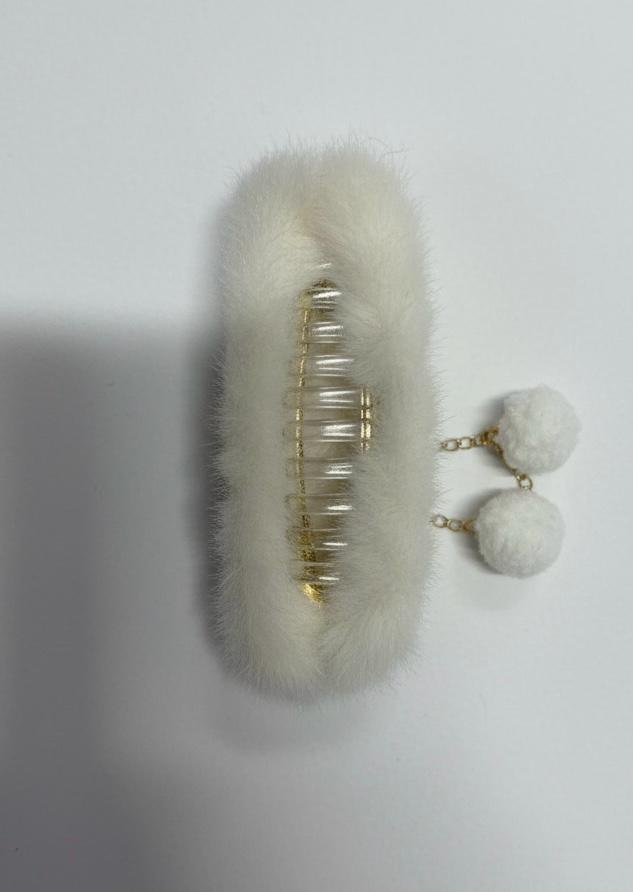 Furry Pom-Pom Hair Claw