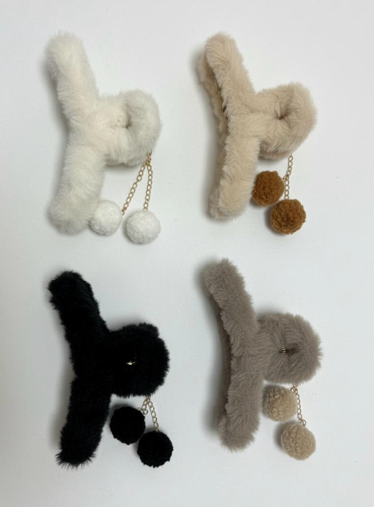 Furry Pom-Pom Hair Claw
