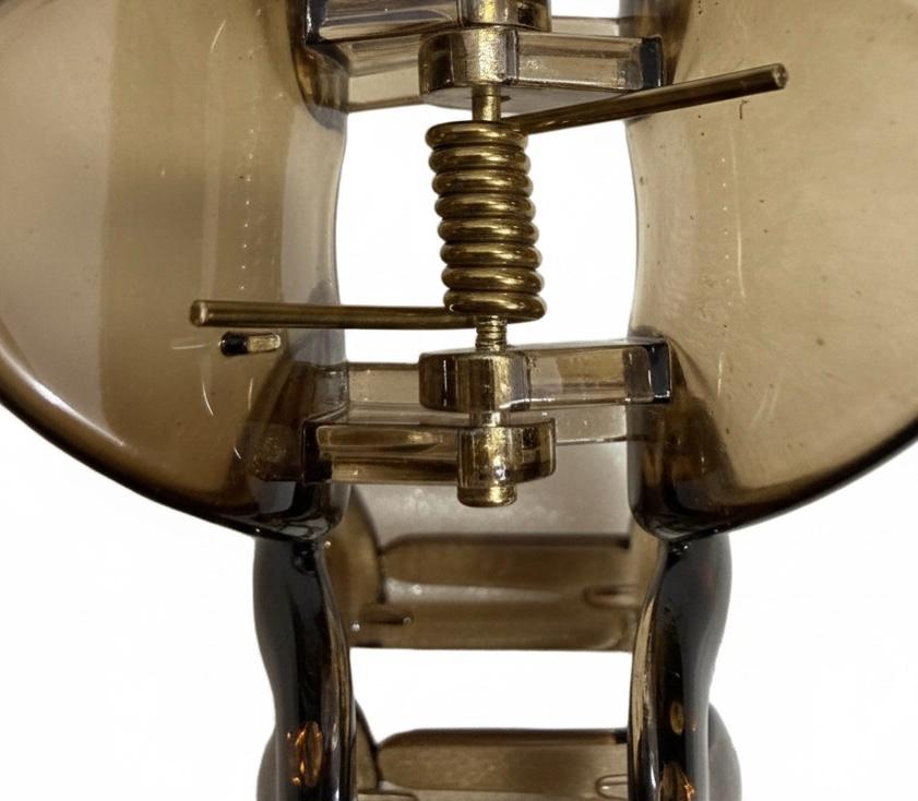 Glossy Wave Hair Claw