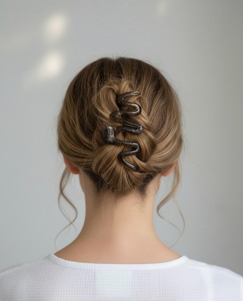 Glossy Wave Hair Claw