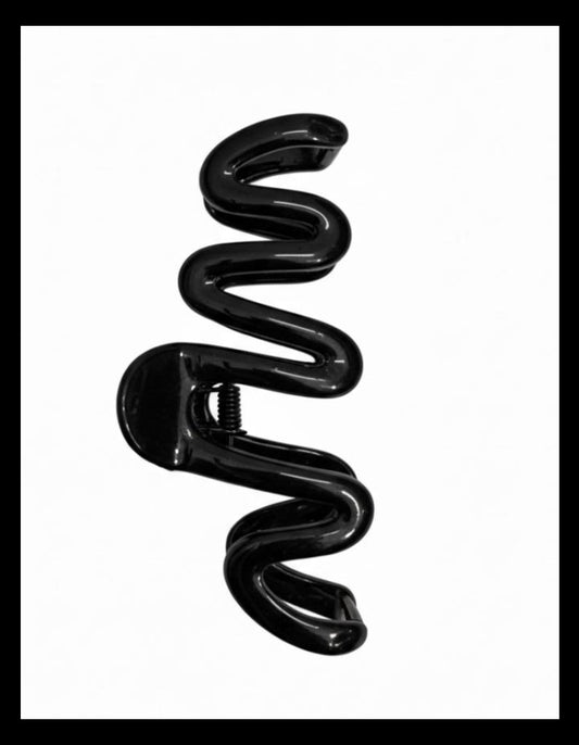 Glossy Wave Hair Claw