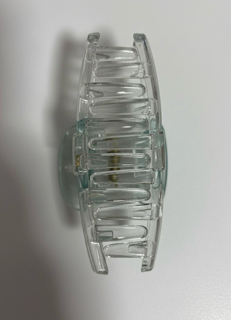 Crystal Gradient Claw