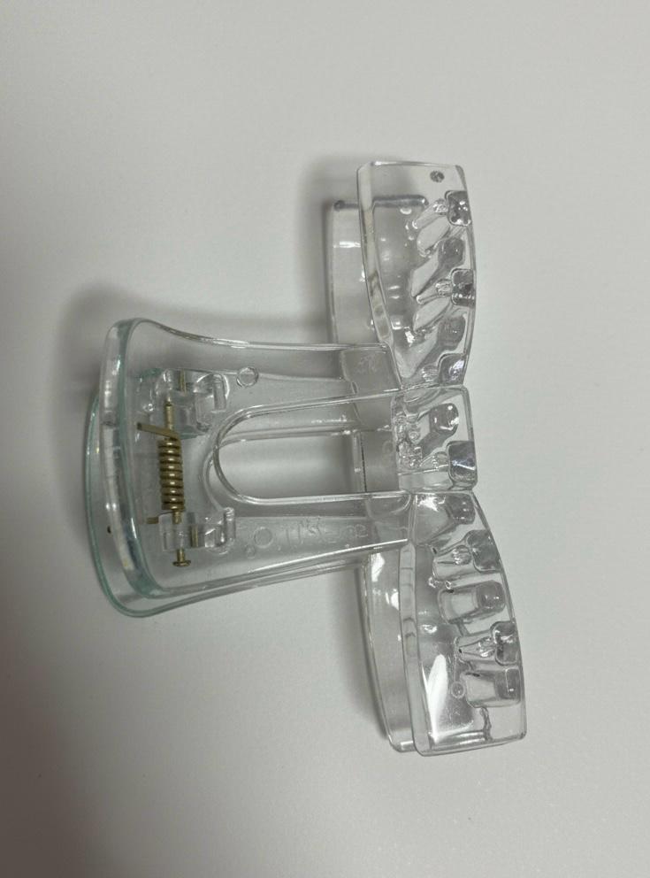 Crystal Gradient Claw