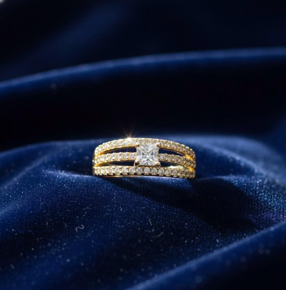 Royal Centre Stone Ring