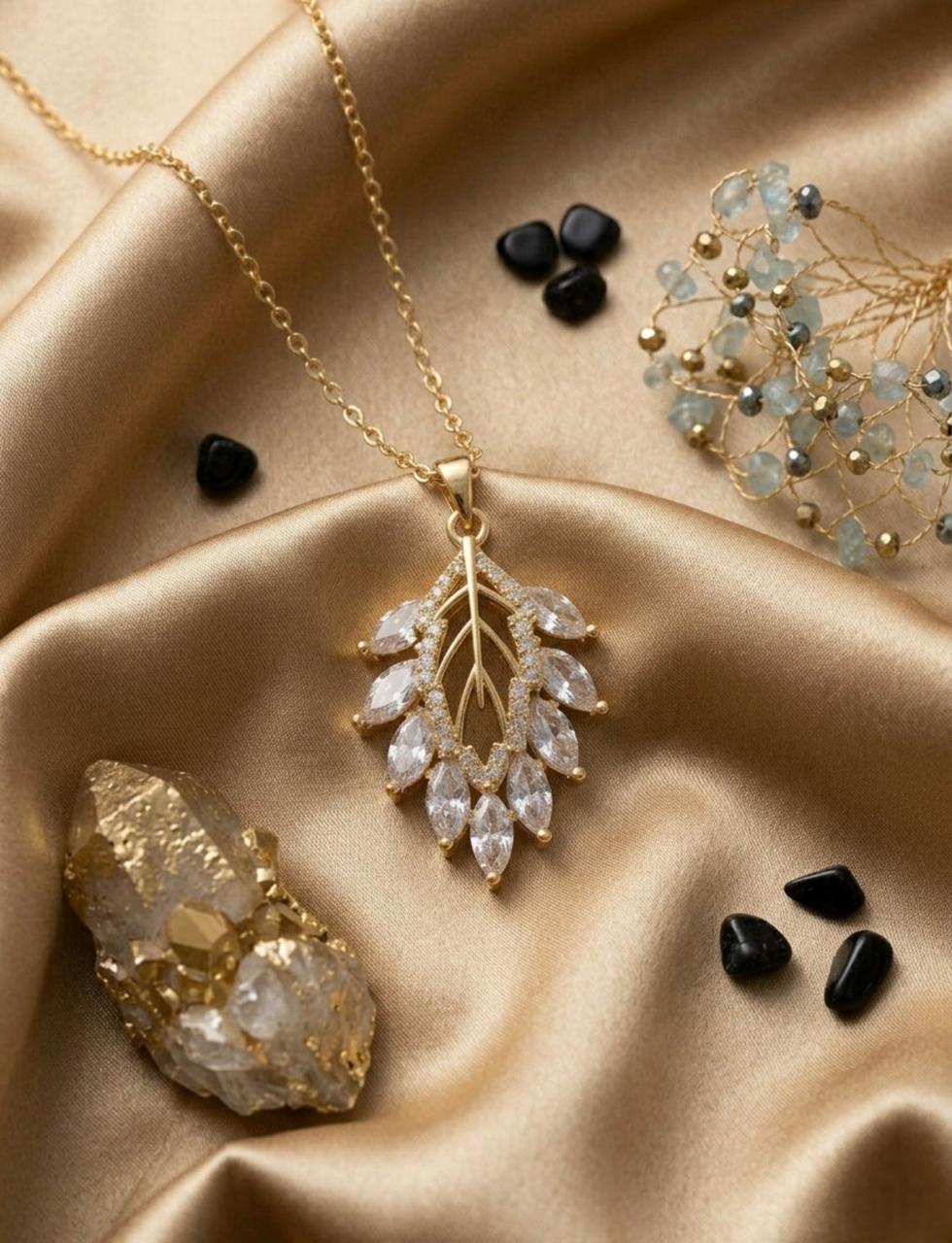 Royal Leaf Spark Pendant (BUY 1 GET 1 FREE)