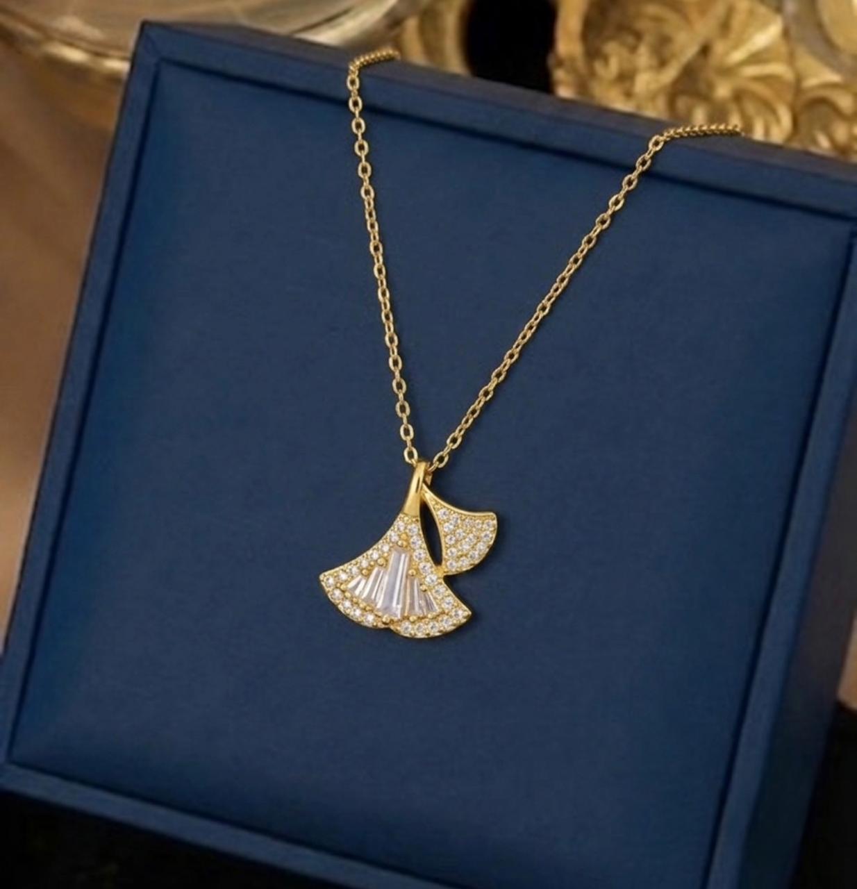 Dainty Fan-Shaped Crystal Necklace